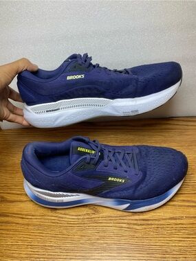 Brooks Adrenaline GTS 24 Running Sneakers Shoes Mens Size 11.5 2E Wide Navy Blue